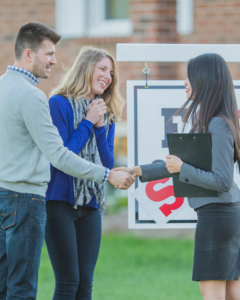 couple buying house